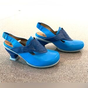JOHN FLUEVOG Bright Blue Slingback Heels size 8.5